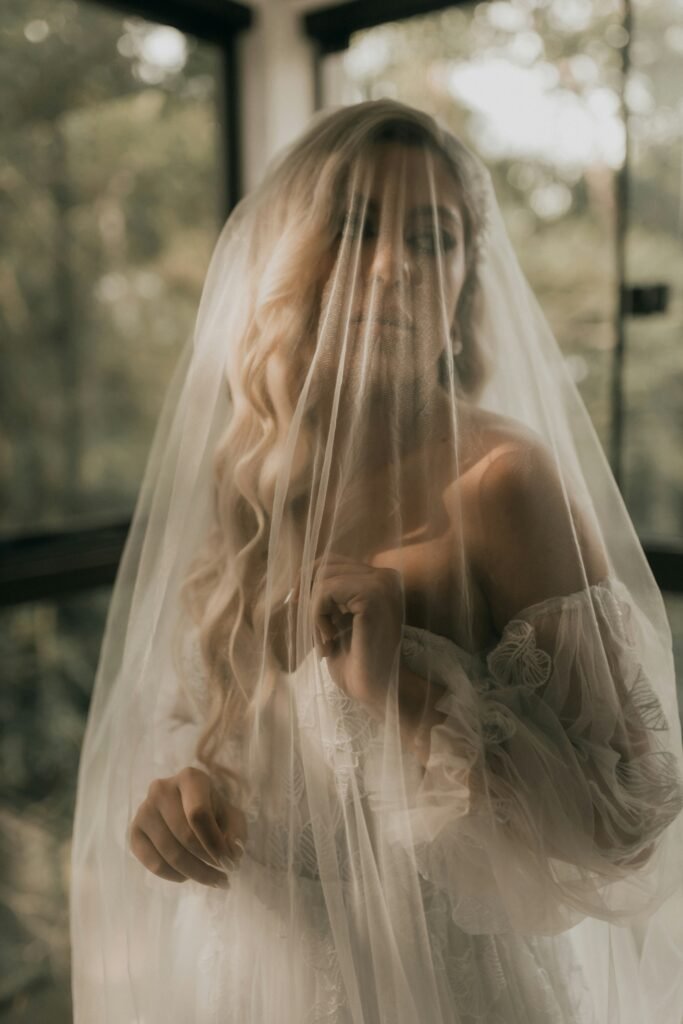 About Us stagione jewelry bridal νυφικά κοσμήματα λαμπερά σκουλαρίκια